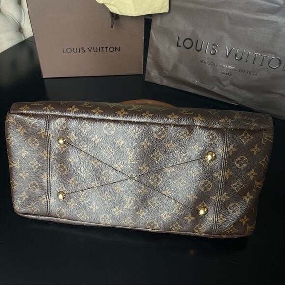 Louis Vuitton Artsy MM Monogram Canvas - Picture 7 of 16
